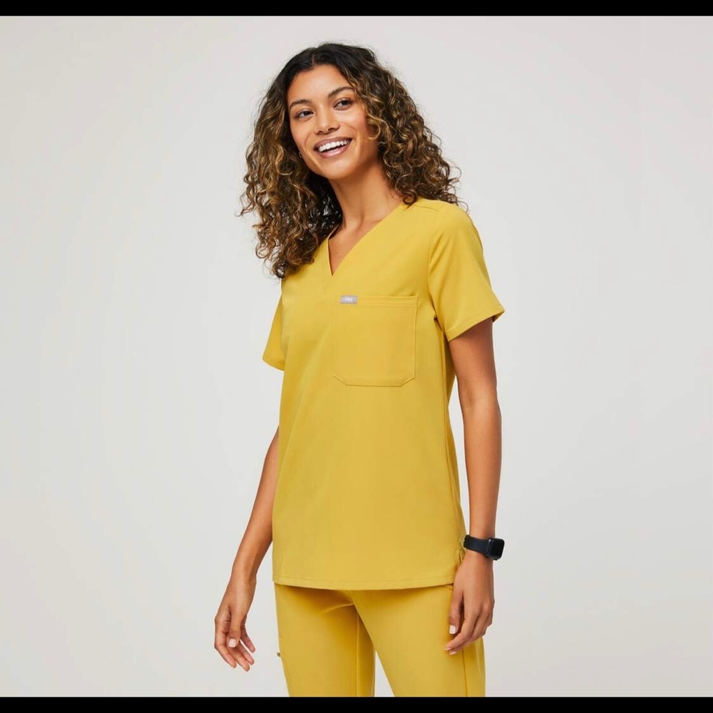 Figs L Catarina Scrub Top in Light Gold